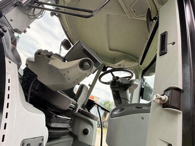 Claas Arion 550 CMATIC