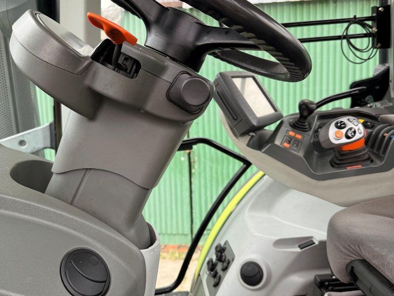 Claas Arion 550 CMATIC