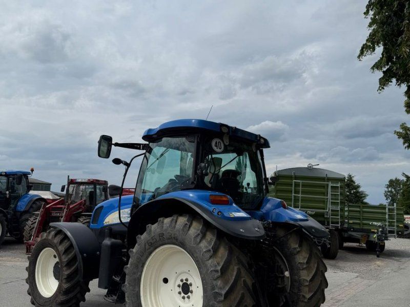 New Holland TS115A