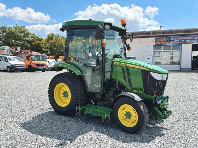 John Deere 3045