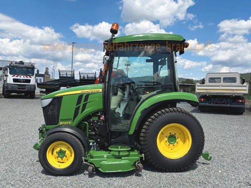 John Deere 3045