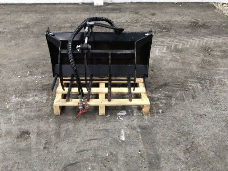 Giant DUNG- UND SILAGEZANGE 900 MM