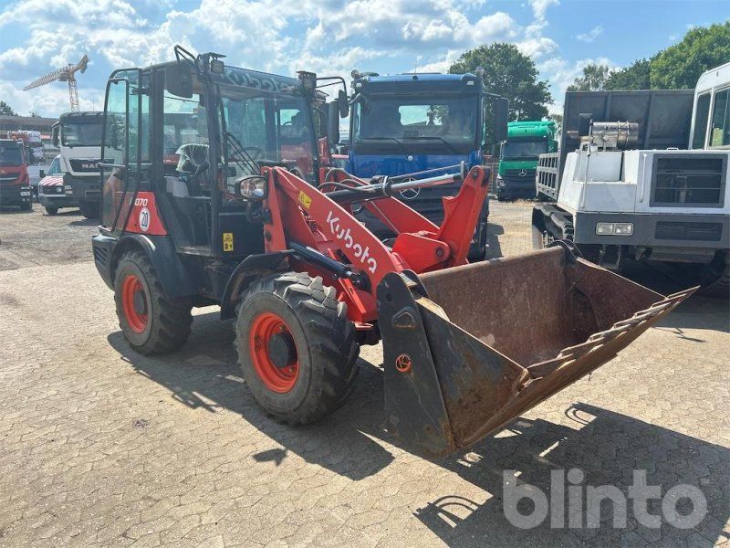 Kubota R070