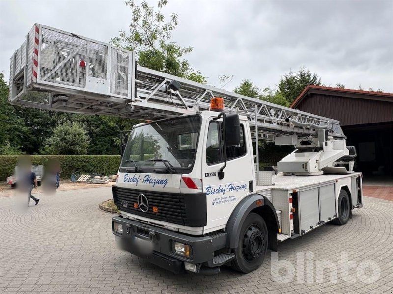 Mercedes-Benz 1422 F