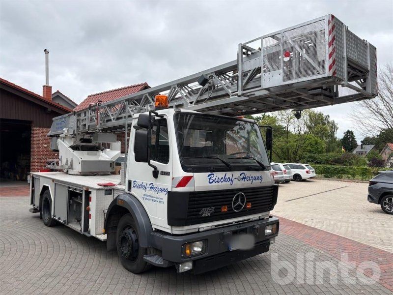 Mercedes-Benz 1422 F