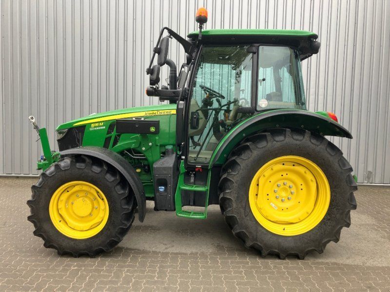 John Deere 5115M