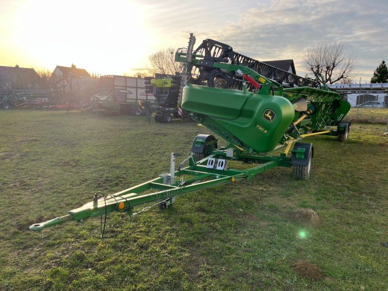 John Deere 730X