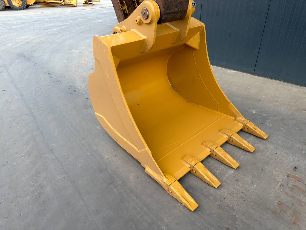CAT 320D L