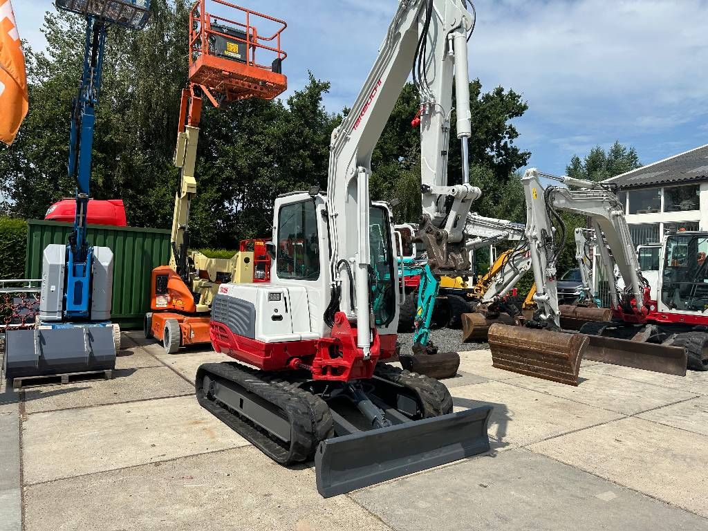 Takeuchi TB 250
