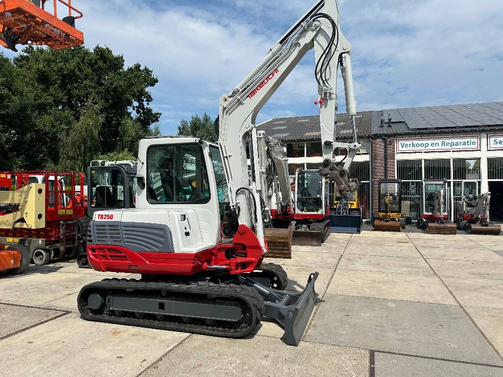 Takeuchi TB 250