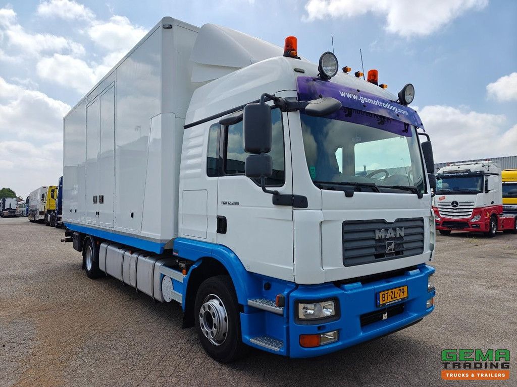 MAN TGM 12.280 4x2 Schlafkabine Euro4 (6CIL) - Falkom FAS6000 geschlossener Aufbau mit Fernbedienung + 3600KG Seilwinde - 406.000km Original - TOP!