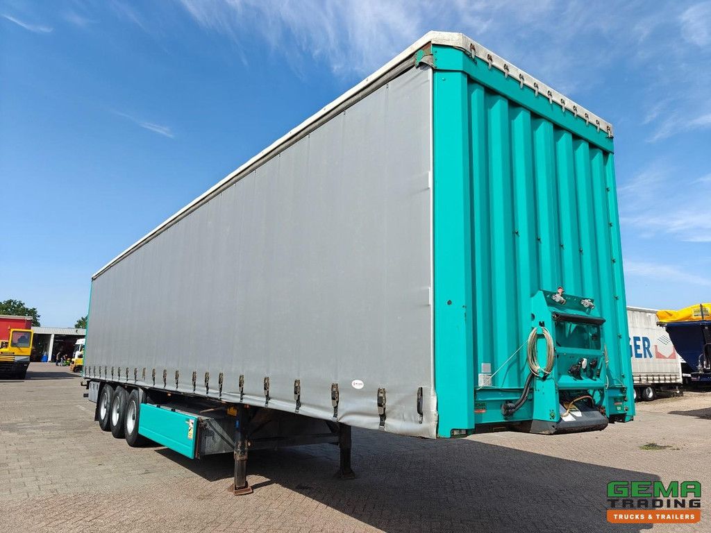 Krone SD 13,60 Meter – Schiebeplanen/Dach – Pferdeboxen mit Pfählen – BPW-Achstrommelbremse