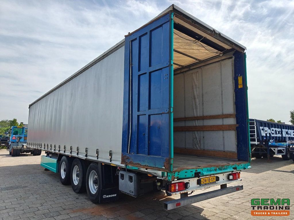 Krone SD 13,60 Meter – Schiebeplanen/Dach – Pferdeboxen mit Pfählen – BPW-Achstrommelbremse