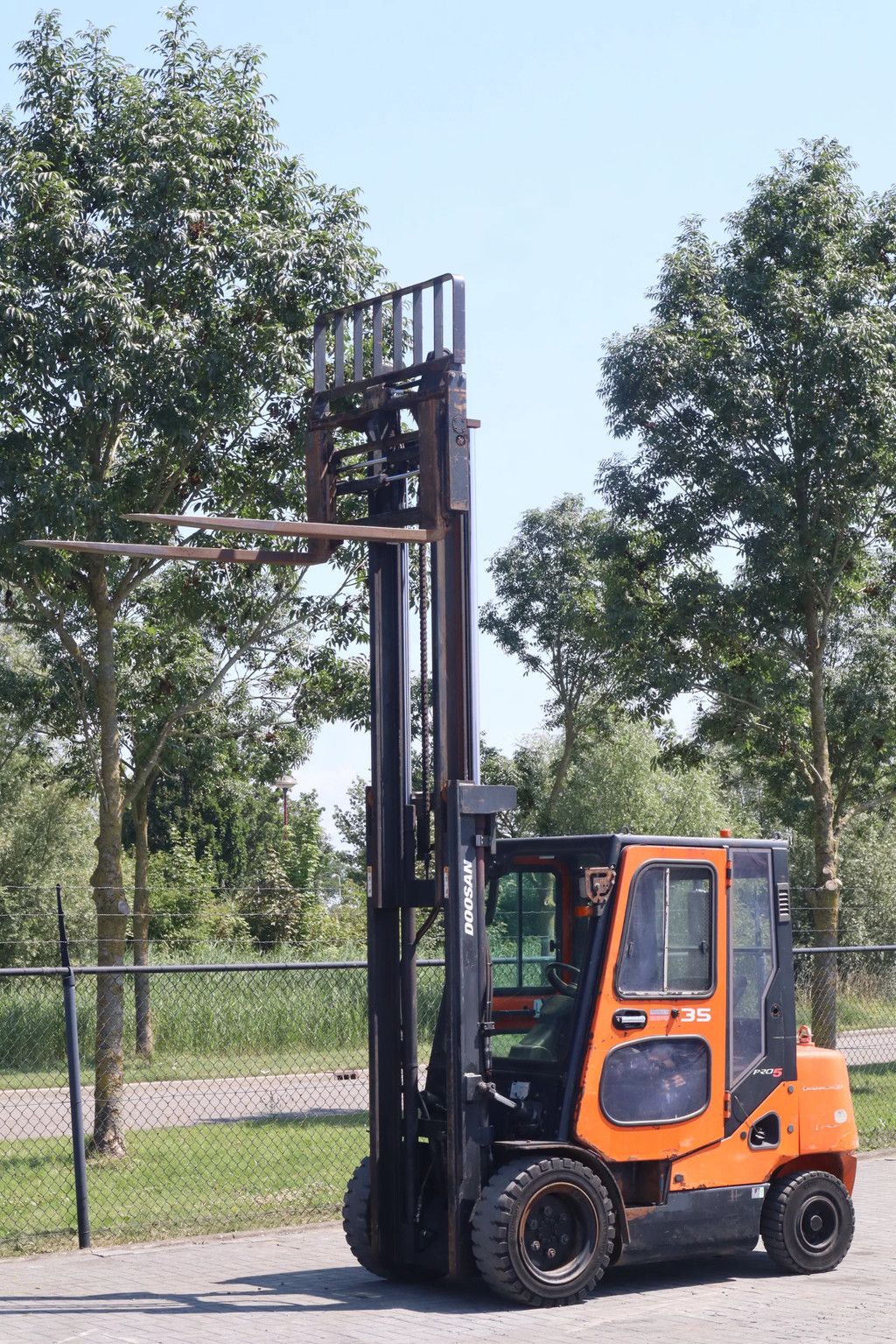 Doosan D35C-5 | SIDESHIFT & FORKSPREADER