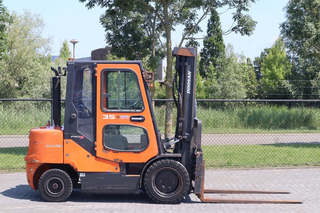 Doosan D35C-5 | SIDESHIFT & FORKSPREADER