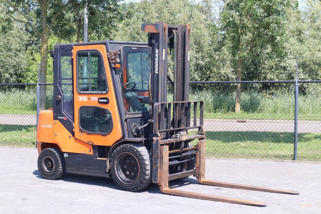 Doosan D35C-5 | SIDESHIFT & FORKSPREADER