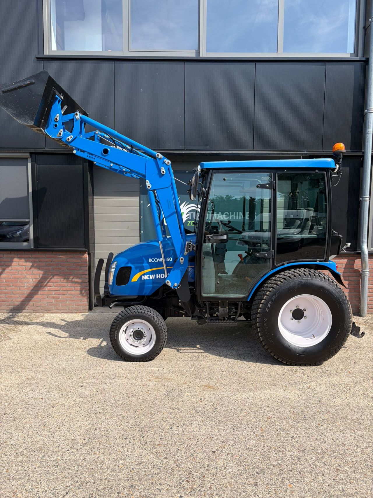 New Holland Boomer 50