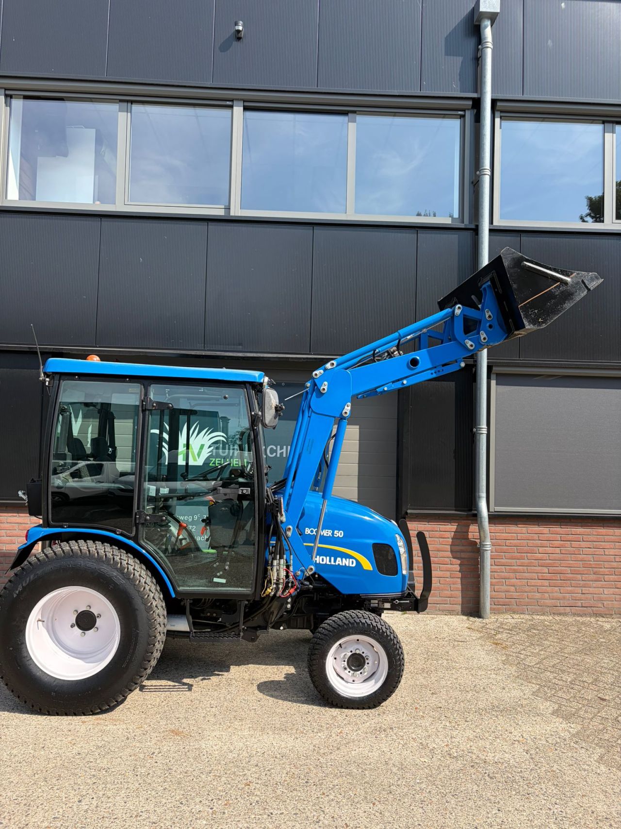 New Holland Boomer 50