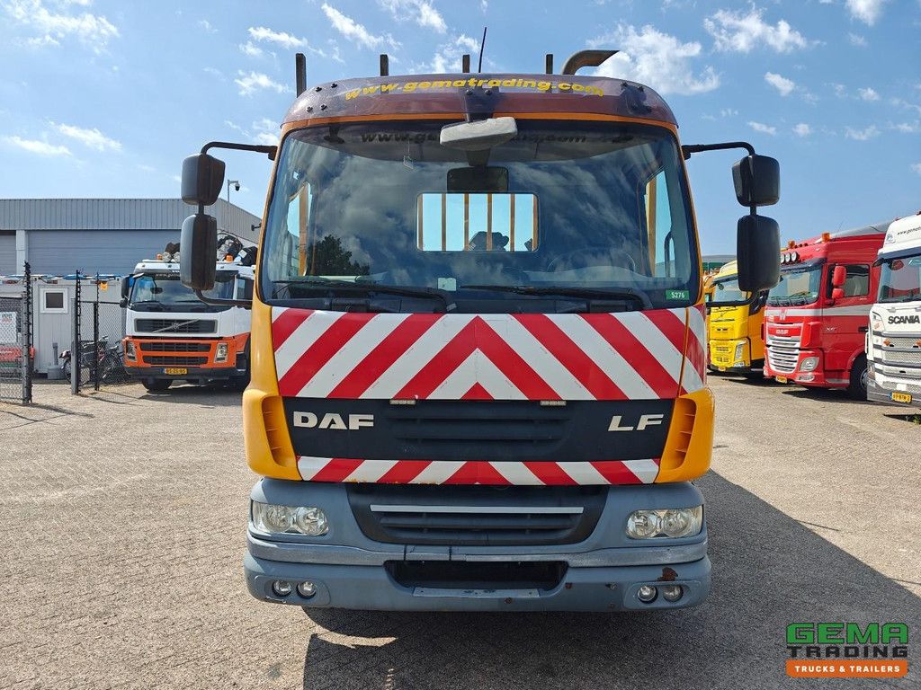 DAF FA LF55.220 4x2 Tageskabine Euro 5 15 t – Offene Ladefläche mit Bordwänden 4,76 m + Hiab 088 E-2 Fernbedienung – Vollstahl – Schaltgetriebe