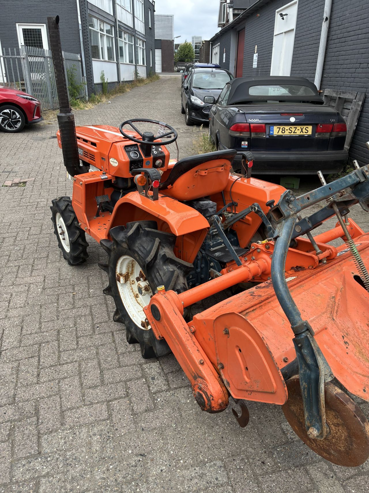 Kubota b1400 4x4 met Grondfrees