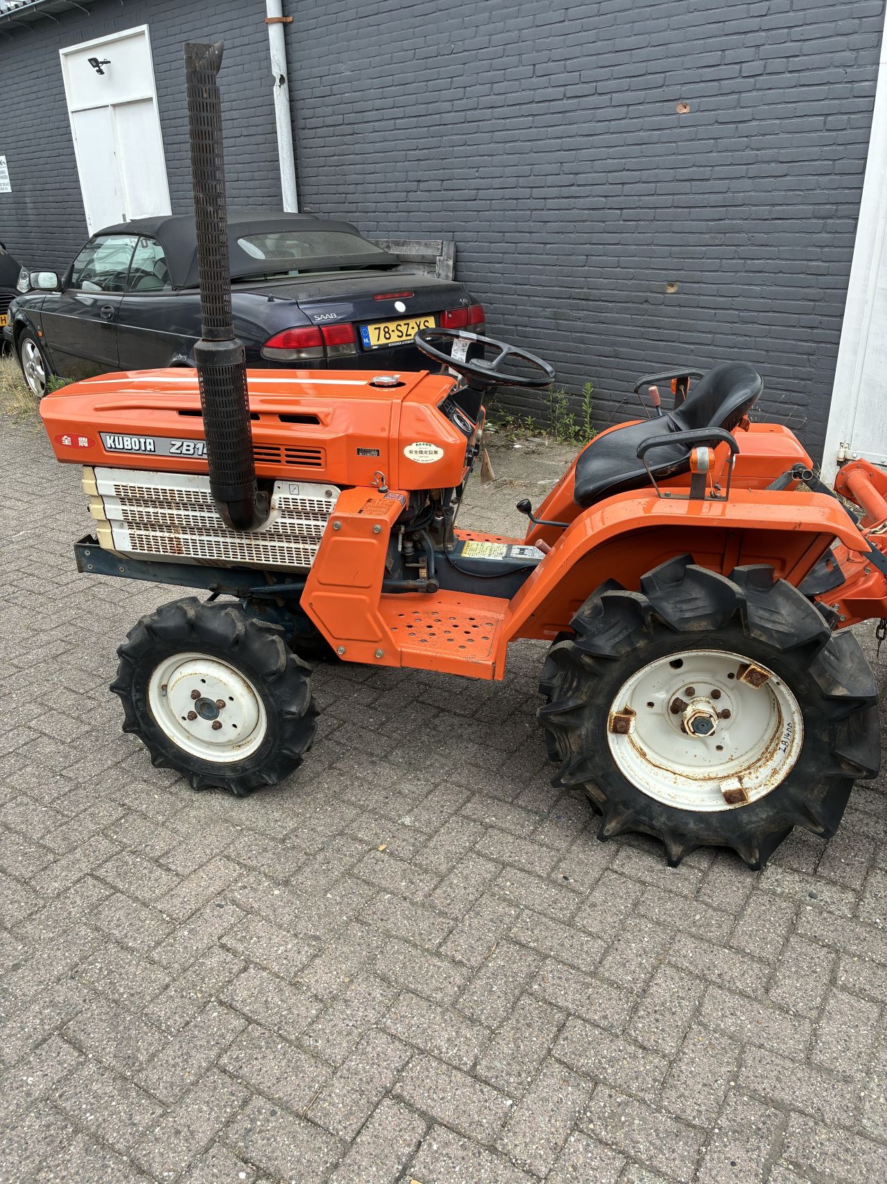 Kubota b1400 4x4 met Grondfrees