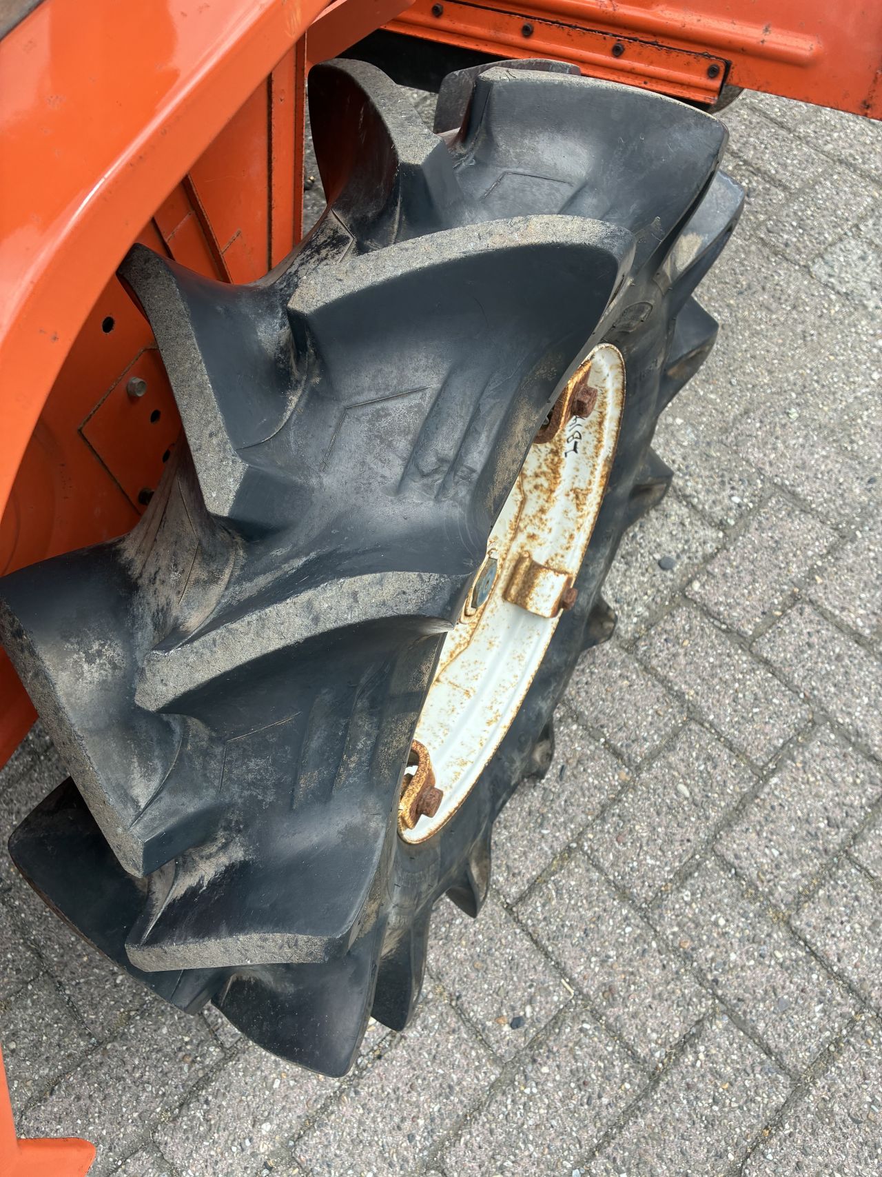 Kubota b1400 4x4 met Grondfrees