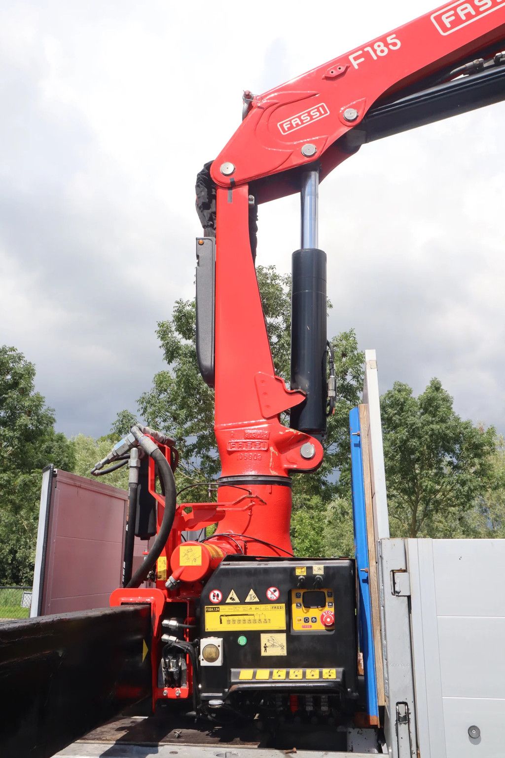 Zaslaw 2 AXLE OPEN TRAILER + FASSI F185-4 (YEAR 2023) REMOTE