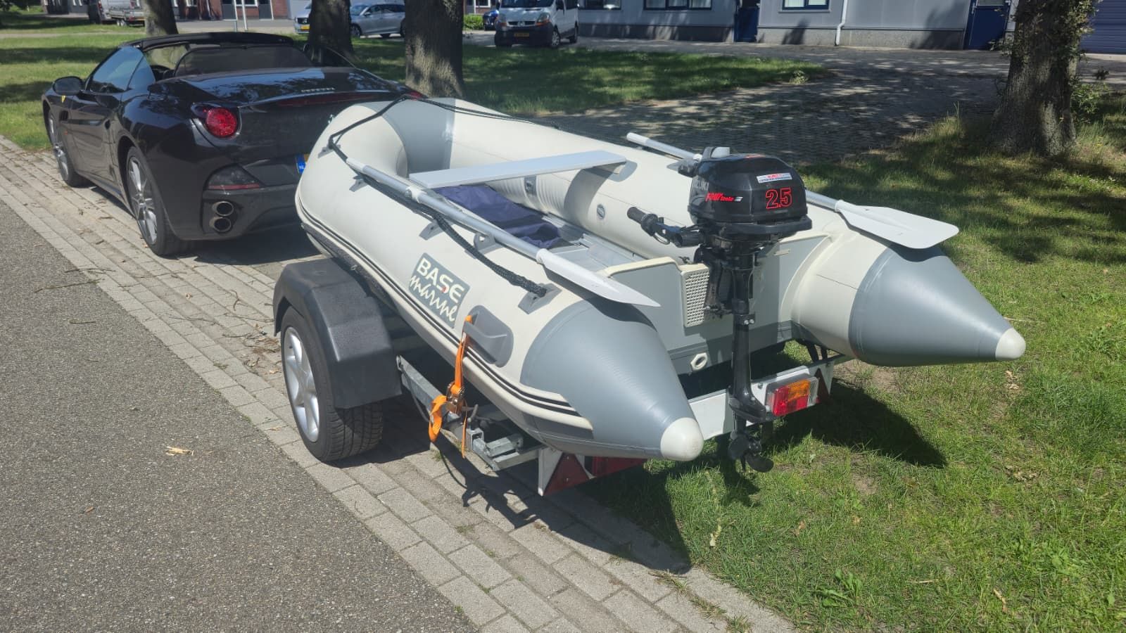 Base Marine kleine RIB met trailer - Nieuw overjarig