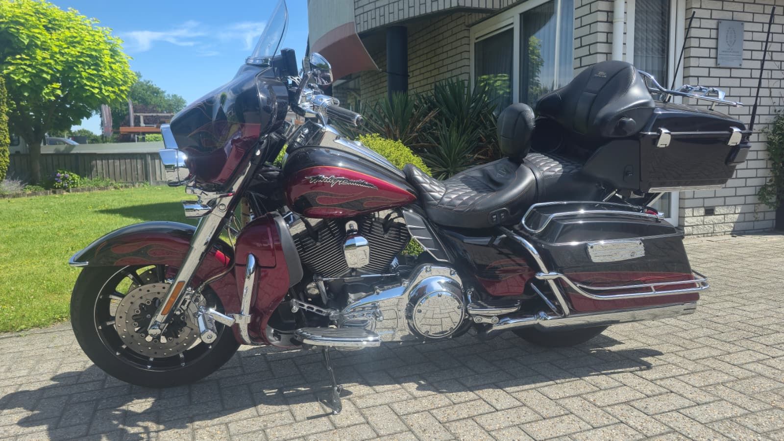 Harley-Davidson Elektra Glide CVO Ultra (2011)