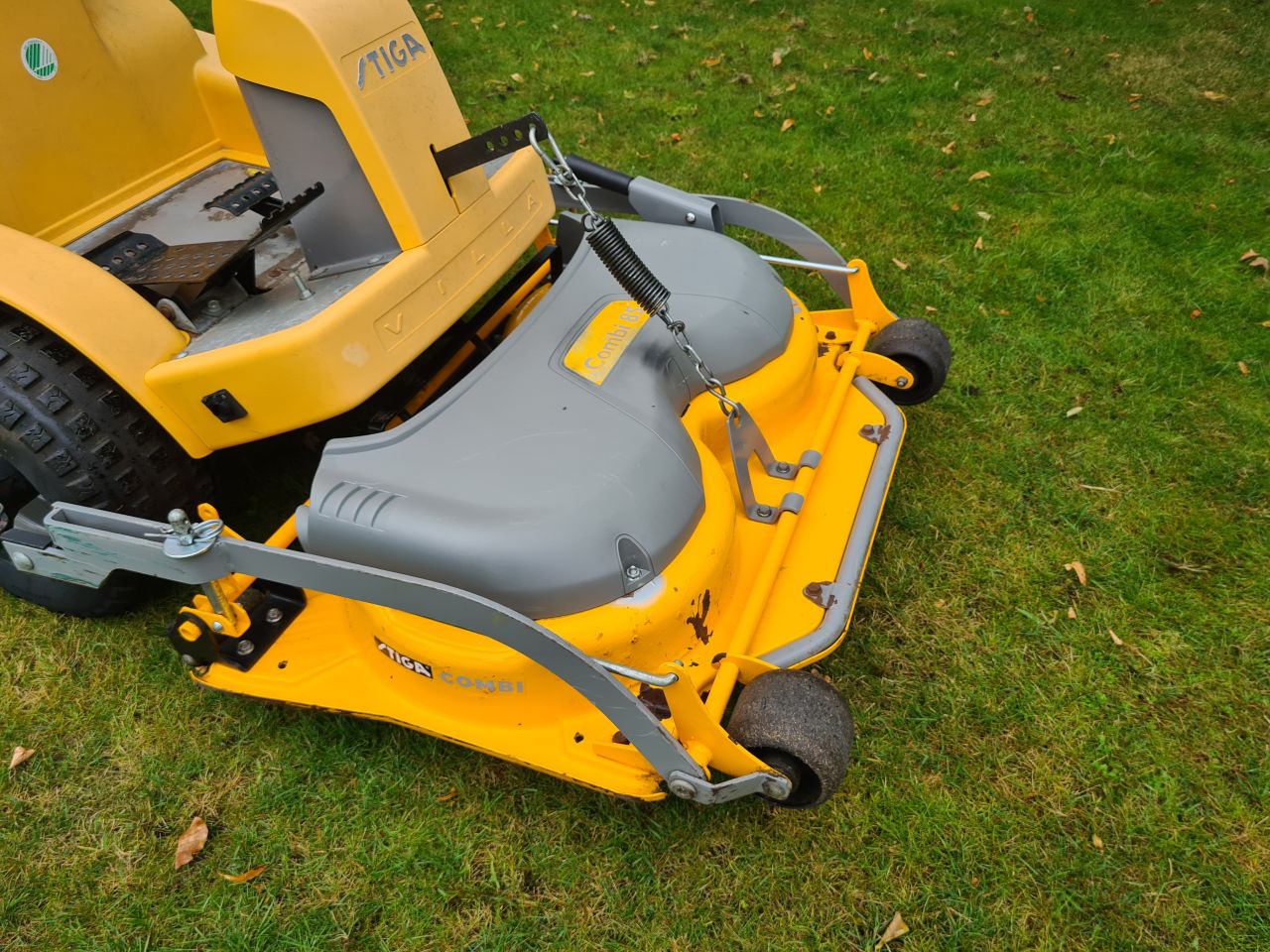 Stiga villa Royal frontmaaier 2 cilinder Honda hydrostaat.
