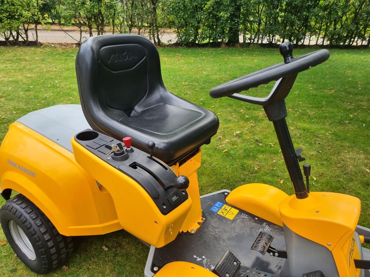 Stiga park Ranger frontmaaier 2 cilinder Honda motor.