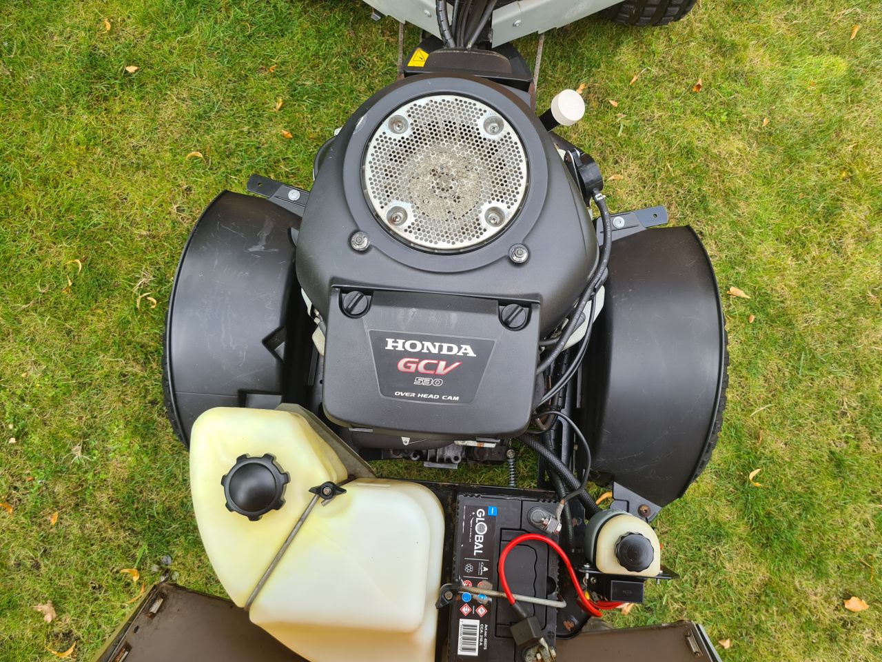 Stiga park Ranger frontmaaier 2 cilinder Honda motor.