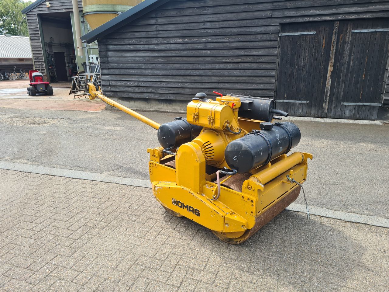 Bomag BW 90 s getrokken wals trilwals diesel.