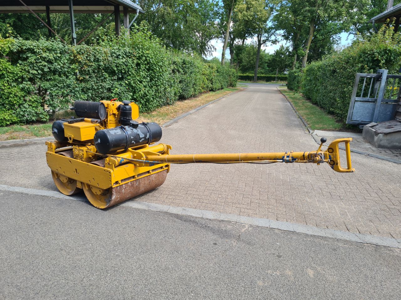 Bomag BW 90 s getrokken wals trilwals diesel.