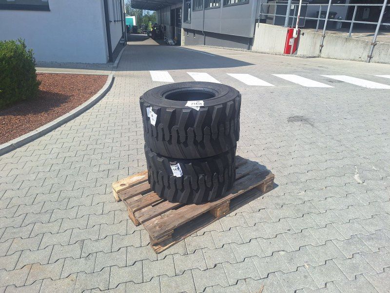 BKT 31X15.50-15 SKID