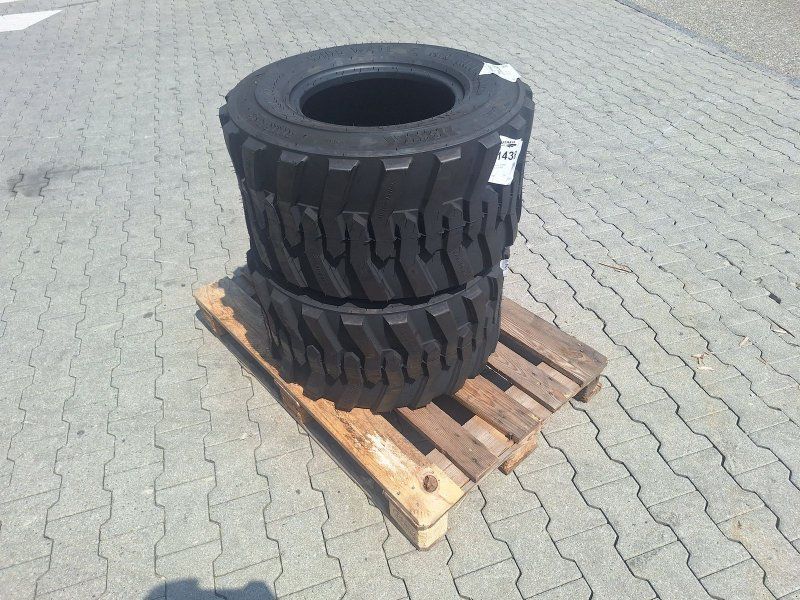 BKT 31X15.50-15 SKID