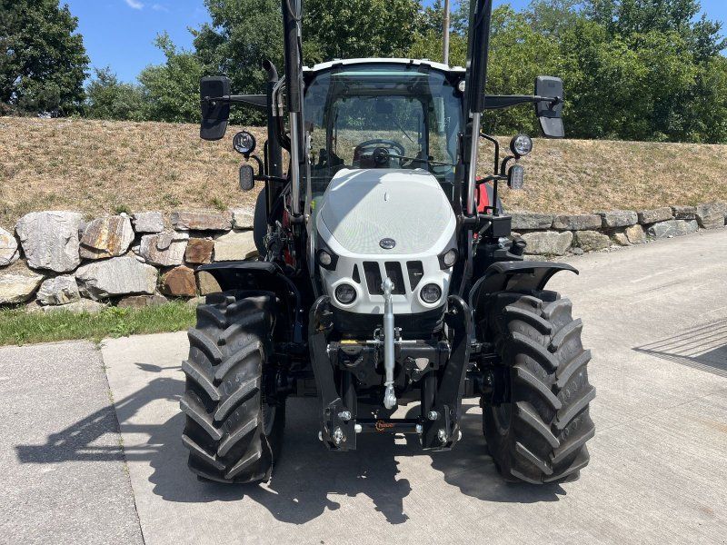 Steyr Plus 4090 mit Hauer Frontlader
