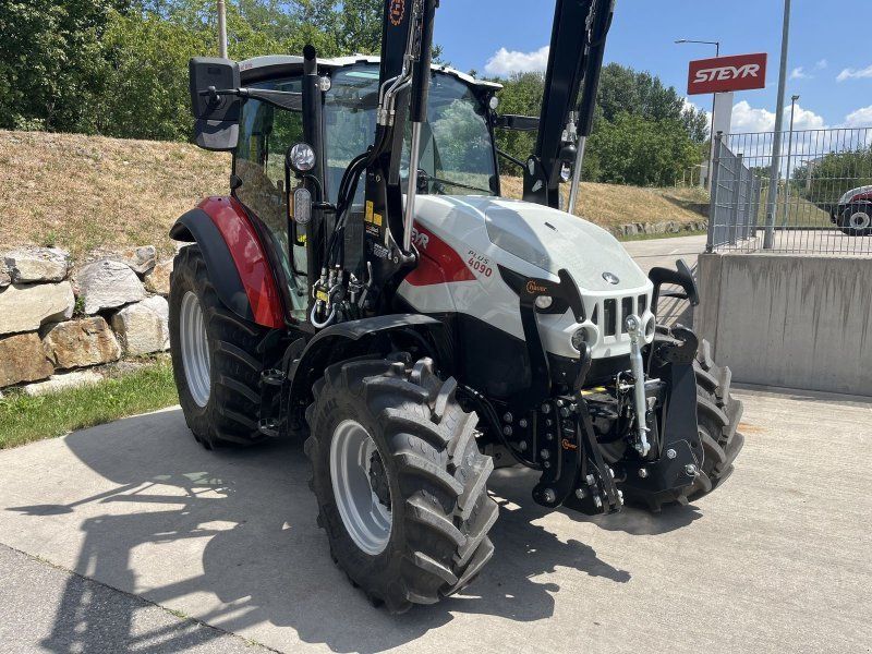 Steyr Plus 4090 mit Hauer Frontlader