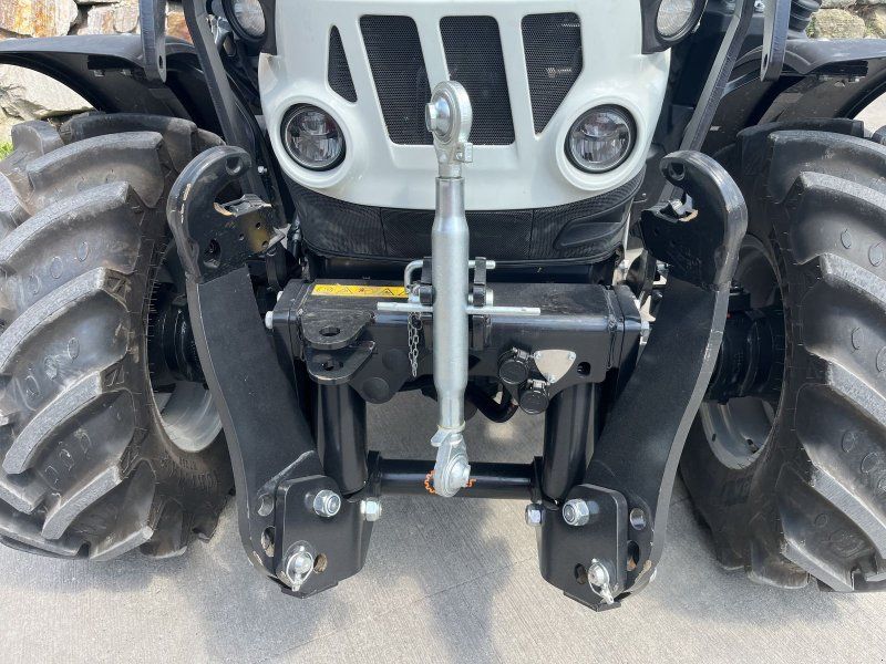 Steyr Plus 4090 mit Hauer Frontlader