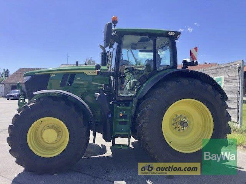 John Deere 6R215