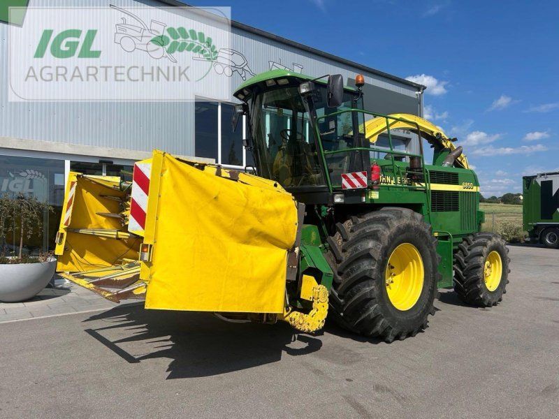 John Deere 6850