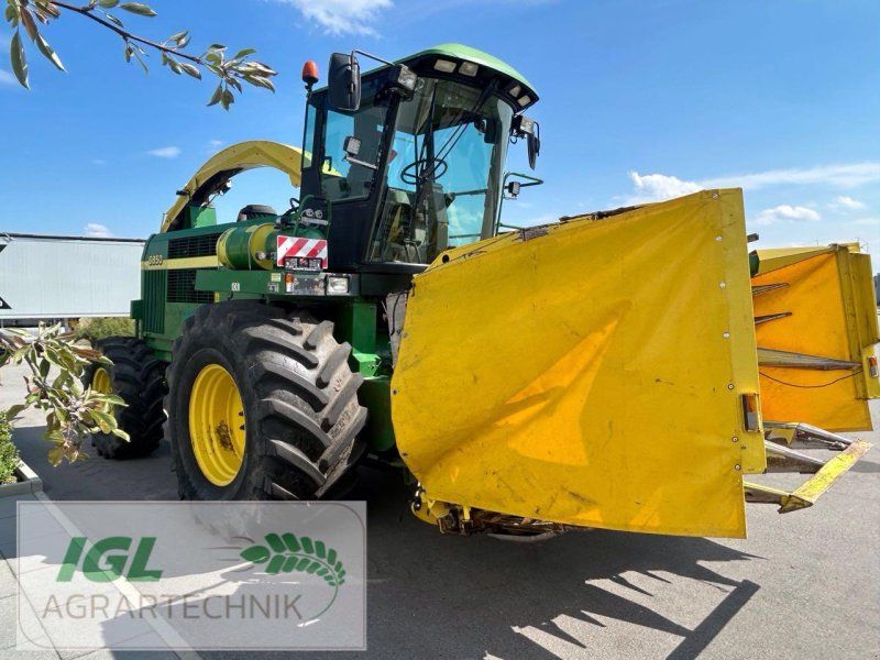 John Deere 6850