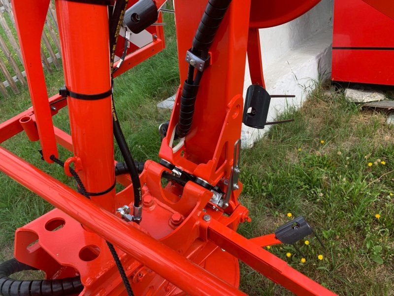 Kuhn GF 8700