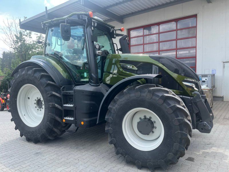 Valtra Q265 Forst