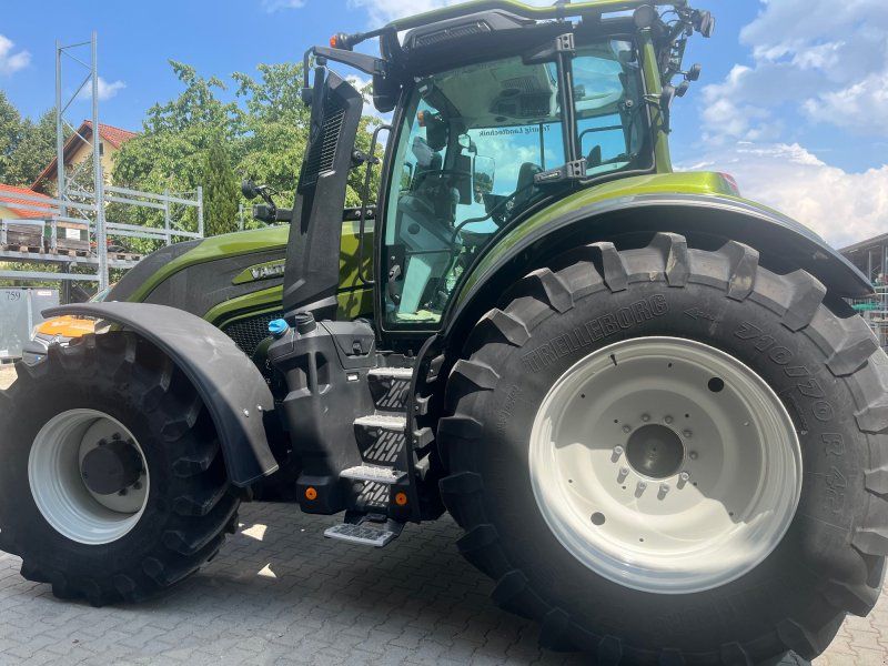 Valtra Q265 Forst