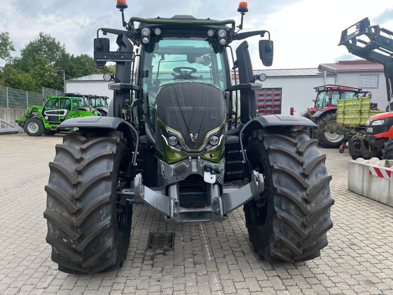 Valtra N155 D mit Rüfa u. FK