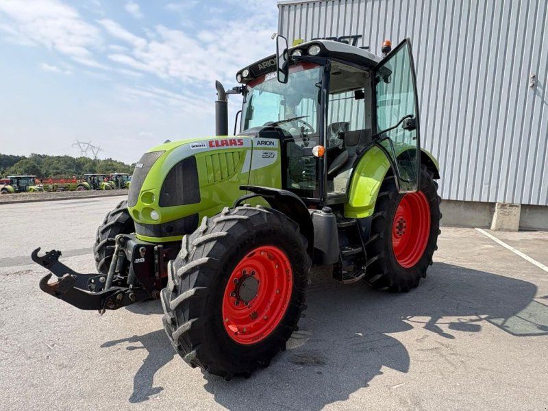 Claas ARION 530