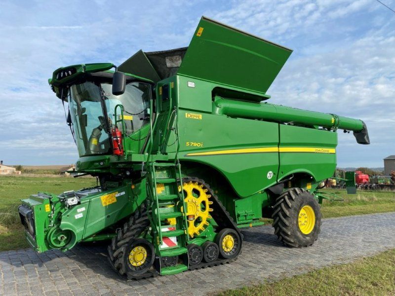 John Deere 790 i