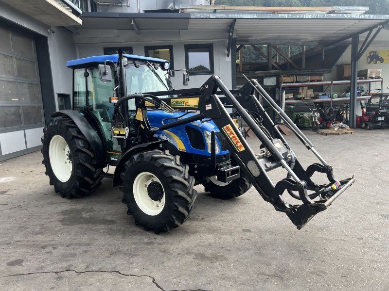 New Holland T4040 DeLuxe