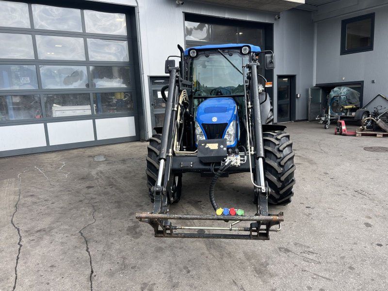 New Holland T4040 DeLuxe